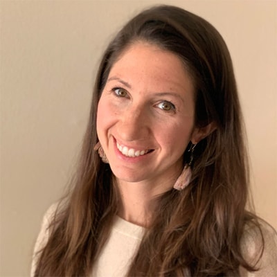 Photo of Lindsey Hoell