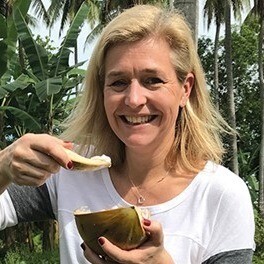 Photo of Amanda Davies